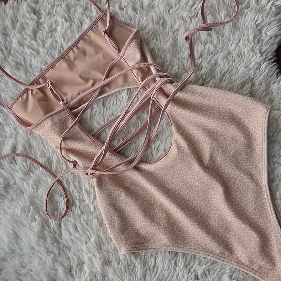 Frankie's Bikinis Alice Terry Wrap Leopard Print One Piece Large - Picture 6 of 6